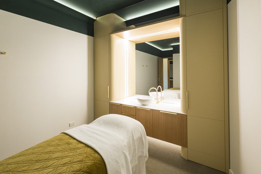 Lovoir Beauty Salon & Day Spa